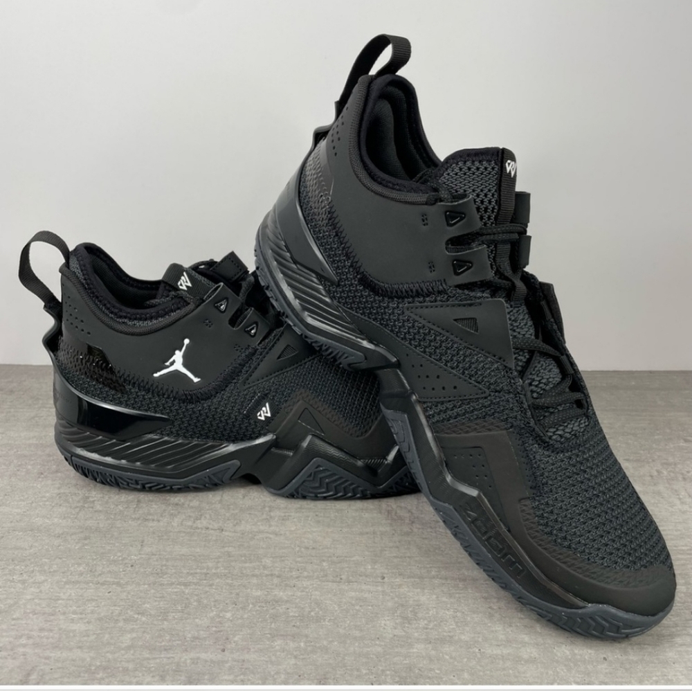 Shoes - Picture 3 of 4